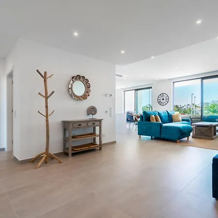 Lägenhet Luxury 3-bedroom Near Dona Ana Lagos