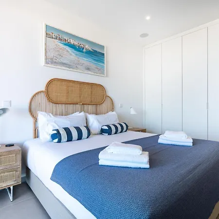 Lägenhet Luxury 3-bedroom Near Dona Ana Lagos