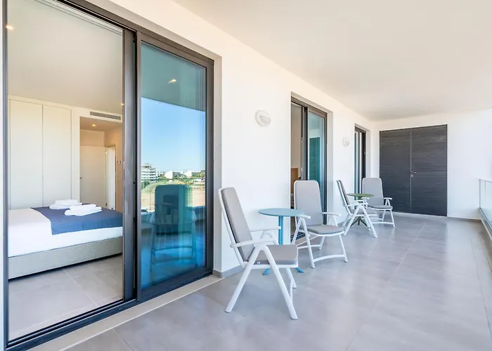 Luxury 3-bedroom Near Dona Ana Appartement Lagos