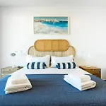 Luxury 3-bedroom Near Dona Ana Apartament