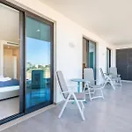 Luxury 3-bedroom Near Dona Ana Apartament Lagos