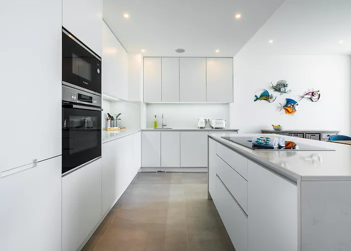 Luxury 3-bedroom Near Dona Ana Lagos