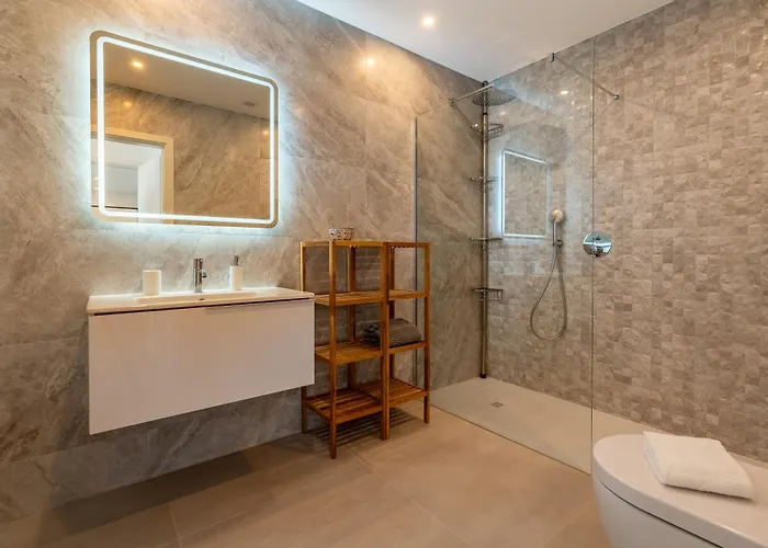 Luxury 3-bedroom Near Dona Ana * Lagos