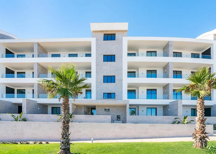 Luxury 3-bedroom Near Dona Ana