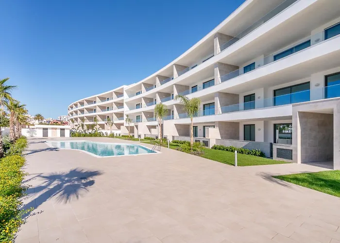 Luxury 3-bedroom Near Dona Ana * Lagos