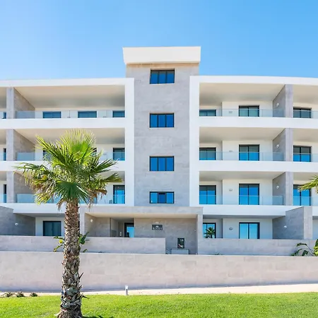 Luxury 3-bedroom Near Dona Ana