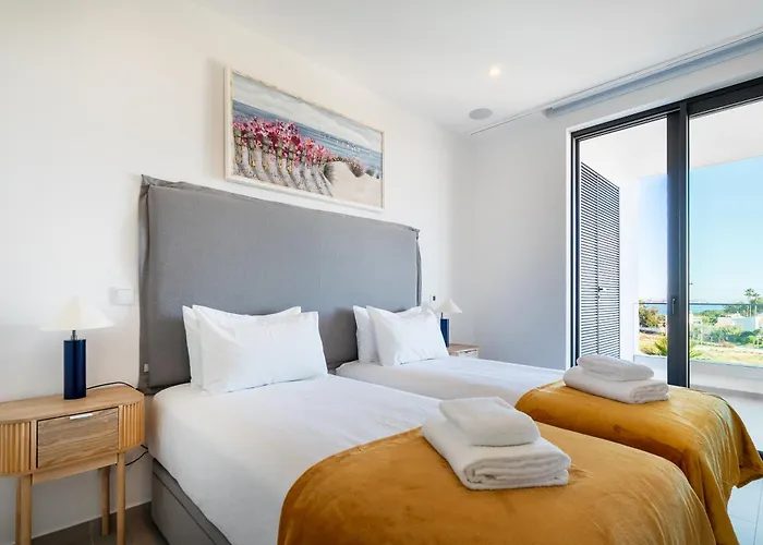 Luxury 3-bedroom Near Dona Ana *