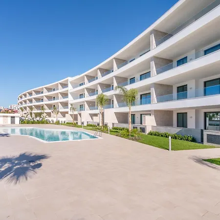 Luxury 3-bedroom Near Dona Ana * Lagos